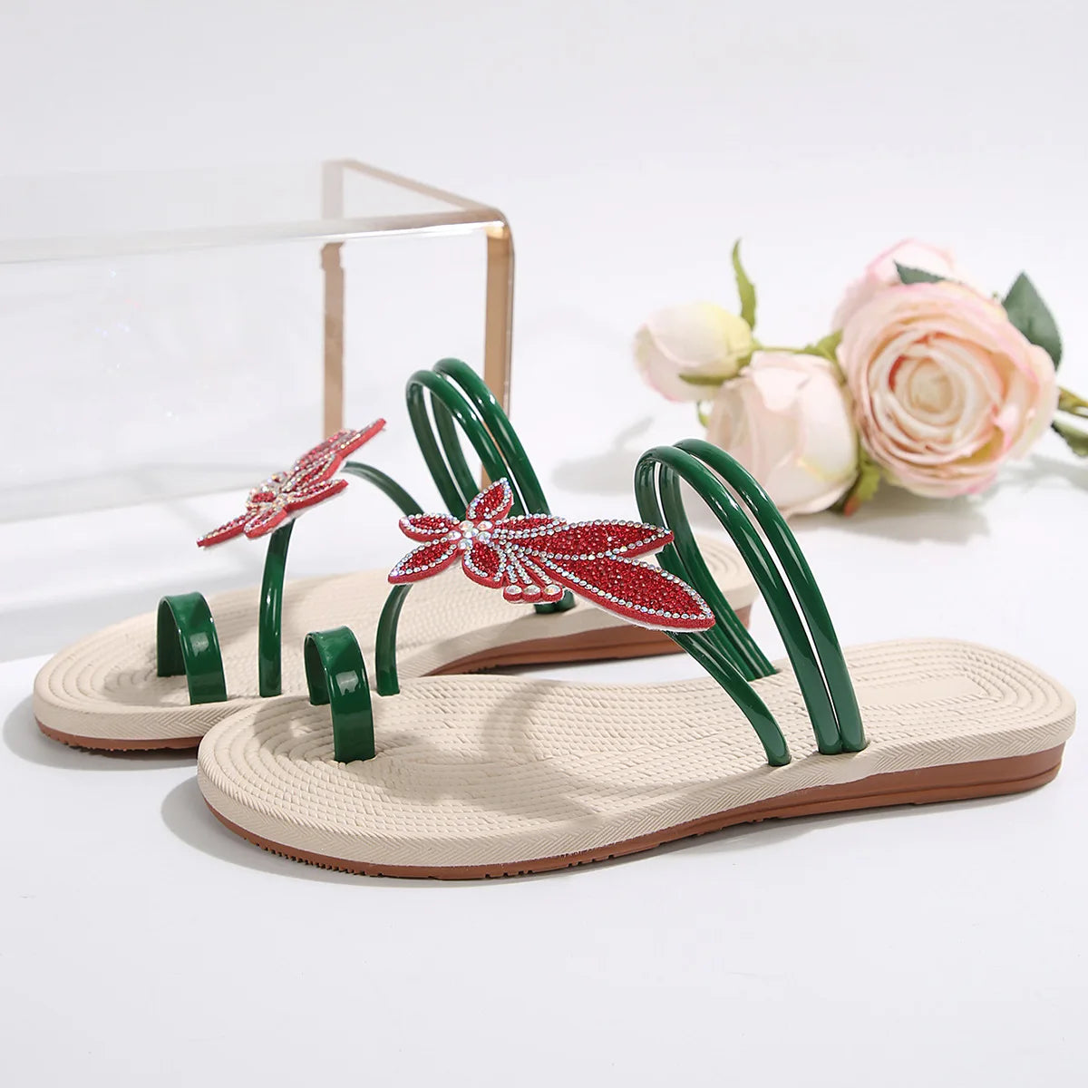 Glitter Slippers Women Summer Sandals 2025 Fashion Bling Female Butterfly Flops Beach Diamond Flat Shoes Outdoor Sandals