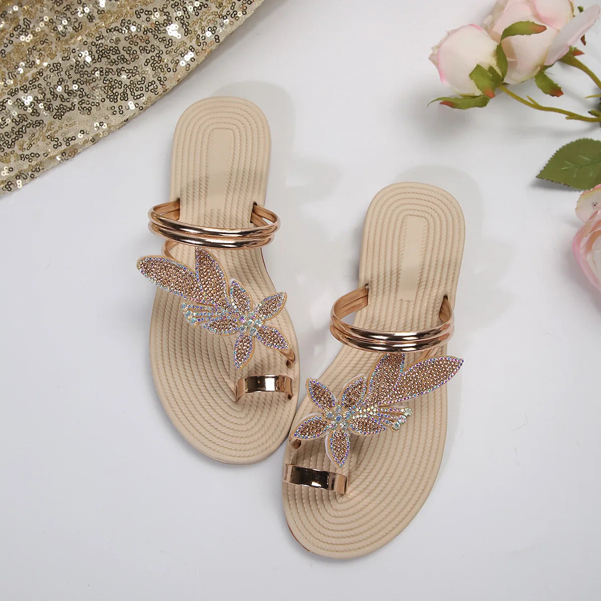 Glitter Slippers Women Summer Sandals 2025 Fashion Bling Female Butterfly Flops Beach Diamond Flat Shoes Outdoor Sandals