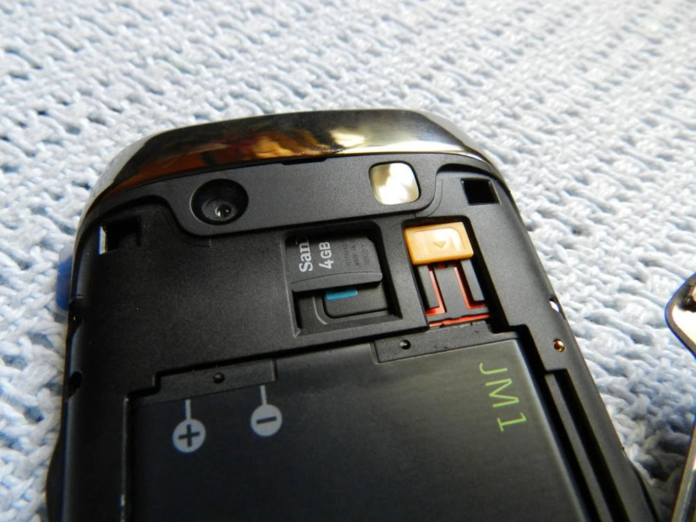 BlackBerry Torch 9860 Refurbished Original Mobile Phone 3.7 Inches Blackberry OS 5MP Camera 768MB RAM 4GB ROM 720p 480x800