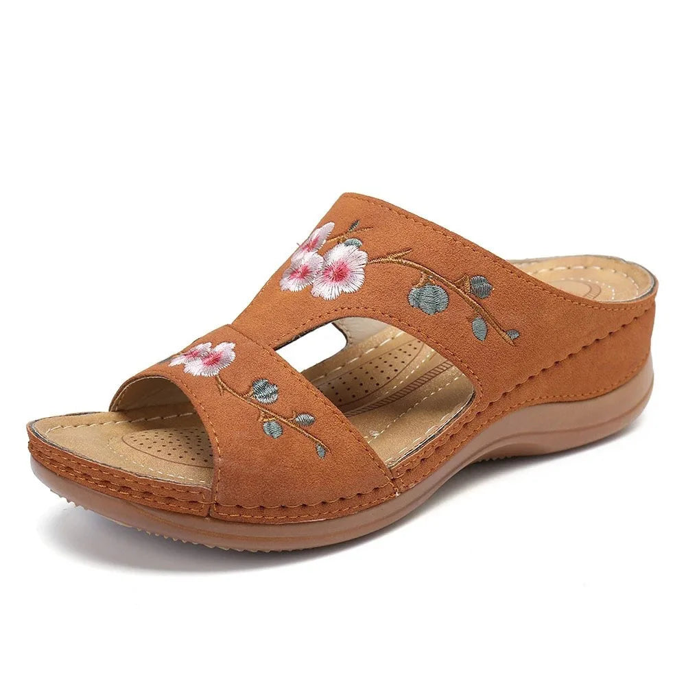 Women Slippers Embroider Flowers Leather Woman Sandals 2025 Outdoor Light Casual Wedges Slippers Slip on Summer Shoes for Women
