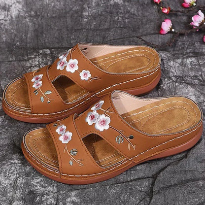 Women Slippers Embroider Flowers Leather Woman Sandals 2025 Outdoor Light Casual Wedges Slippers Slip on Summer Shoes for Women