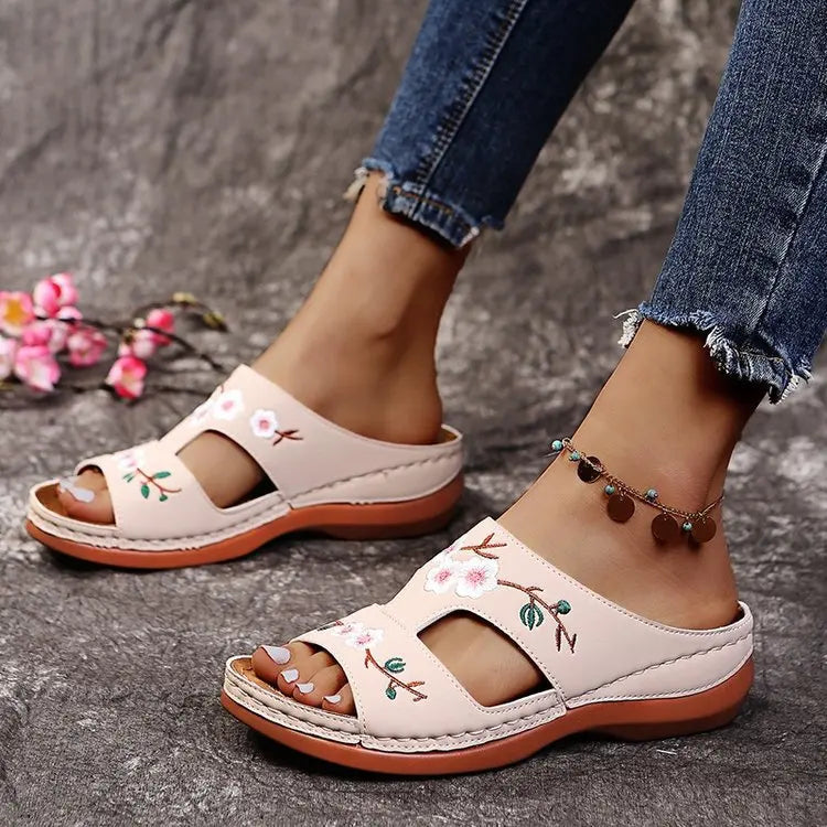 Women Slippers Embroider Flowers Leather Woman Sandals 2025 Outdoor Light Casual Wedges Slippers Slip on Summer Shoes for Women
