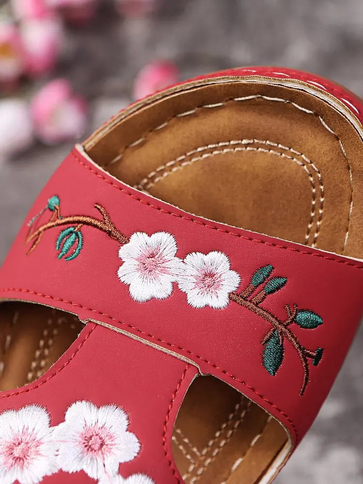 Women Slippers Embroider Flowers Leather Woman Sandals 2025 Outdoor Light Casual Wedges Slippers Slip on Summer Shoes for Women