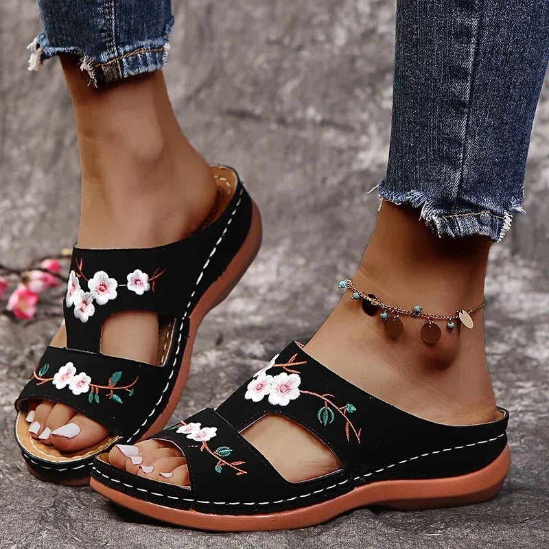 Women Slippers Embroider Flowers Leather Woman Sandals 2025 Outdoor Light Casual Wedges Slippers Slip on Summer Shoes for Women