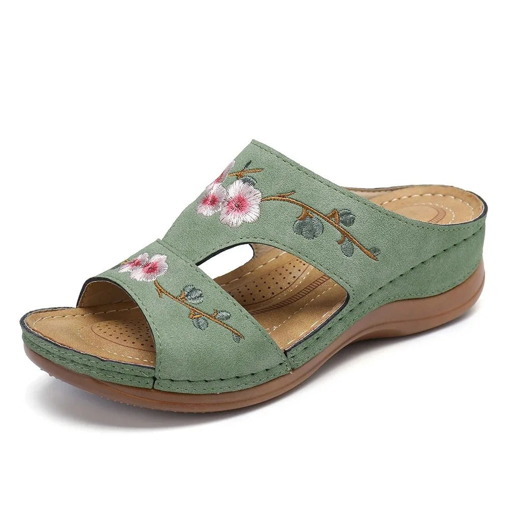 Women Slippers Embroider Flowers Leather Woman Sandals 2025 Outdoor Light Casual Wedges Slippers Slip on Summer Shoes for Women