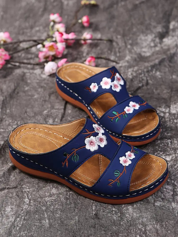 Women Slippers Embroider Flowers Leather Woman Sandals 2025 Outdoor Light Casual Wedges Slippers Slip on Summer Shoes for Women