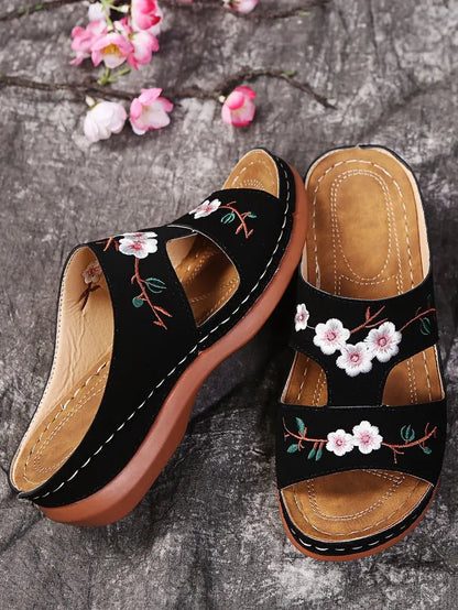 Women Slippers Embroider Flowers Leather Woman Sandals 2025 Outdoor Light Casual Wedges Slippers Slip on Summer Shoes for Women