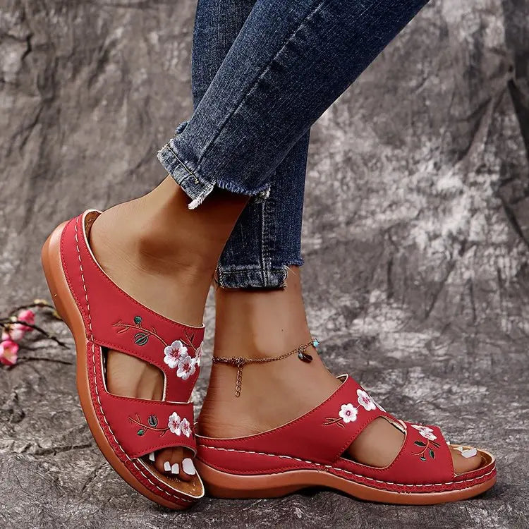 Women Slippers Embroider Flowers Leather Woman Sandals 2025 Outdoor Light Casual Wedges Slippers Slip on Summer Shoes for Women